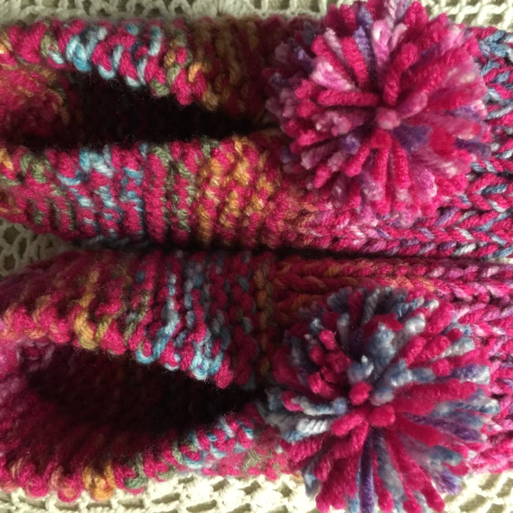Amish Handmade Knitted House Slippers - Picture 12 of 16